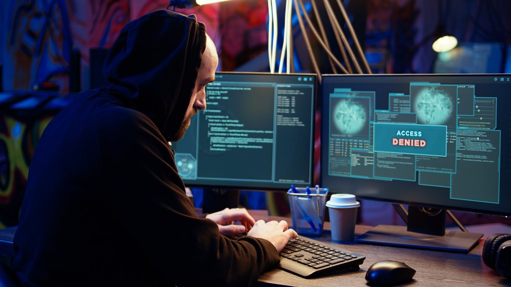 Pirates steal you personal information using this password hack: Here is the way to protect -you
